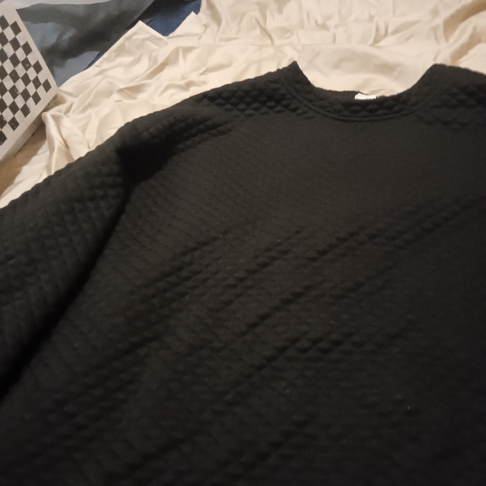 Too many long sleeves. This is a unique black checkered pattern (stand out)